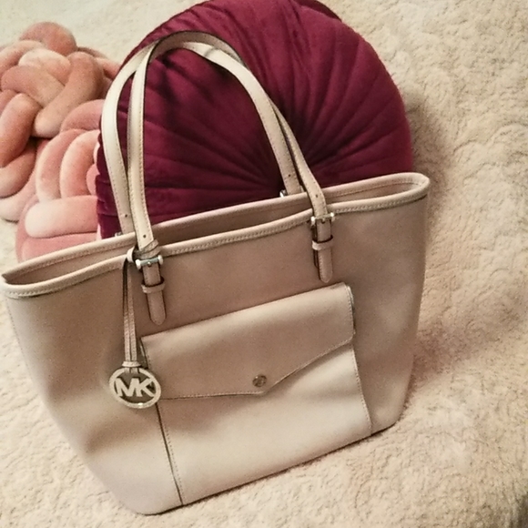 Michael by Michael Kors Jet Set Leather Large Pocket Tote Bag - Picture 2 of 12